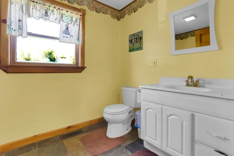 222 Monarch Hill Road Tunbridge VT 05077-9628