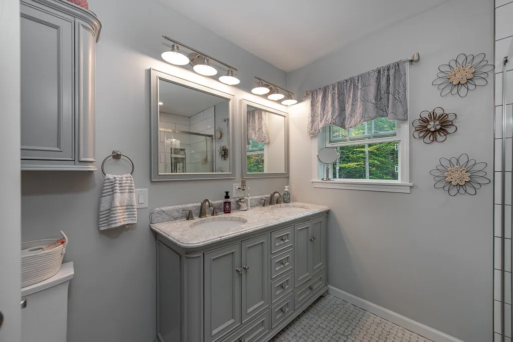 8 Fraser Road Thornton NH 03285
