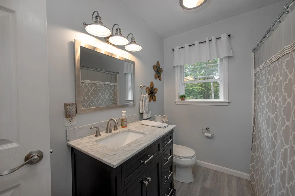 8 Fraser Road Thornton NH 03285