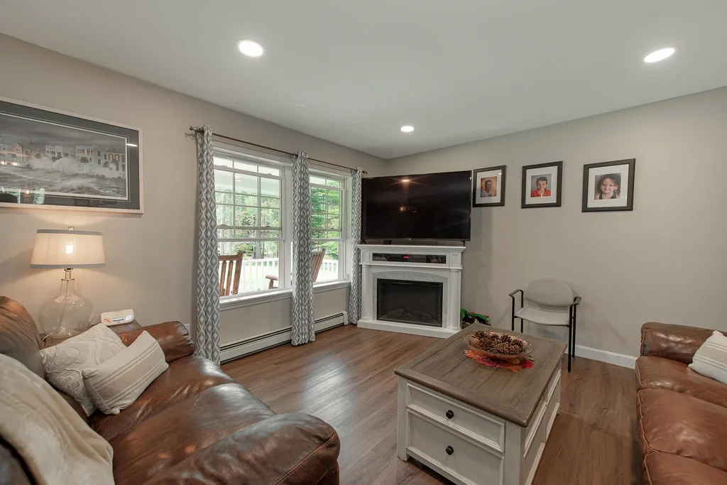 8 Fraser Road Thornton NH 03285