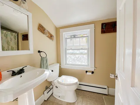 70 Winnicutt Road Stratham NH 03885