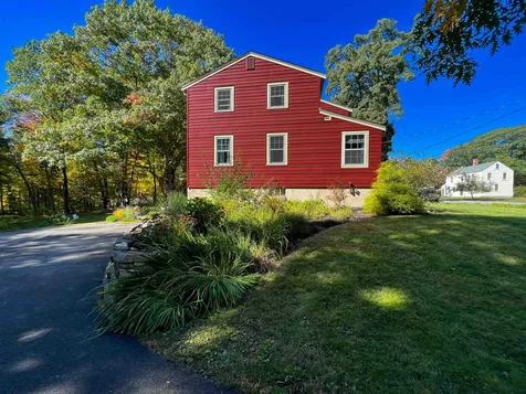 70 Winnicutt Road Stratham NH 03885