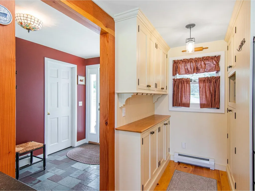189 Four Winds Road Ferrisburgh VT 05456
