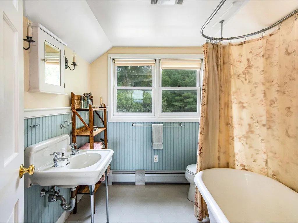 189 Four Winds Road Ferrisburgh VT 05456