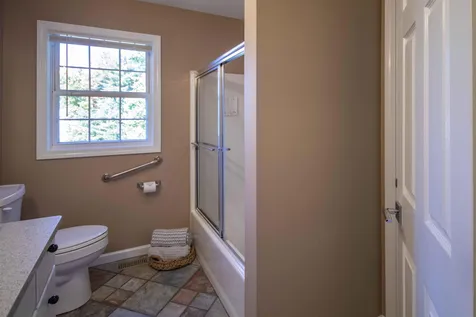 10 Ellsworth Lane Pelham NH 03076