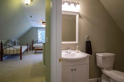 10 Ellsworth Lane Pelham NH 03076