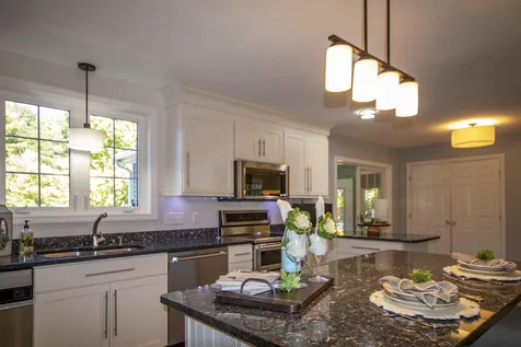 10 Ellsworth Lane Pelham NH 03076