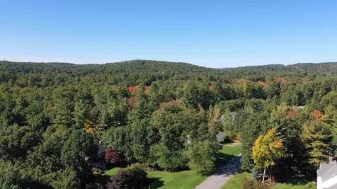 10 Ellsworth Lane Pelham NH 03076