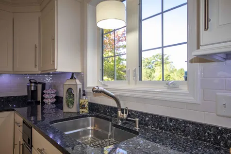 10 Ellsworth Lane Pelham NH 03076