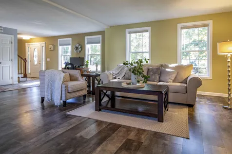 10 Ellsworth Lane Pelham NH 03076