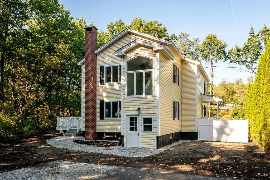 17 Lilac Lane Kennebunk ME 04043