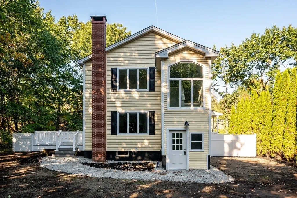 17 Lilac Lane Kennebunk ME 04043