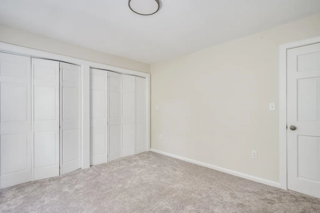 17 Lilac Lane Kennebunk ME 04043