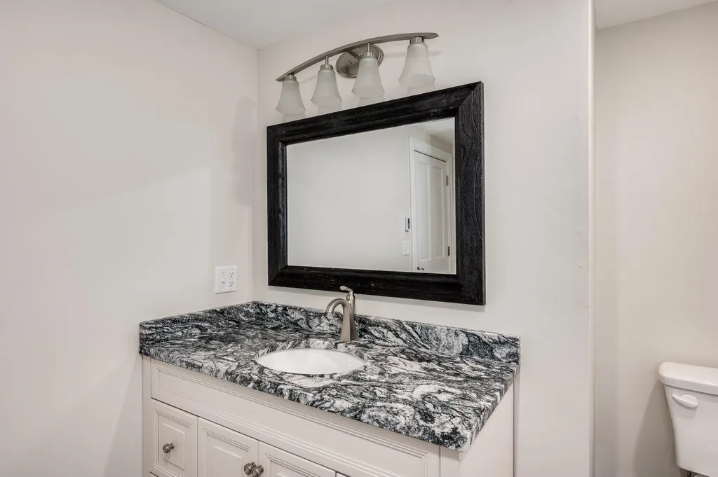 17 Lilac Lane Kennebunk ME 04043
