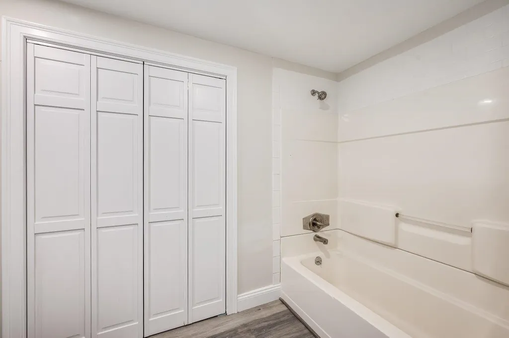 17 Lilac Lane Kennebunk ME 04043