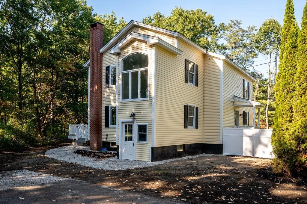 17 Lilac Lane Kennebunk ME 04043