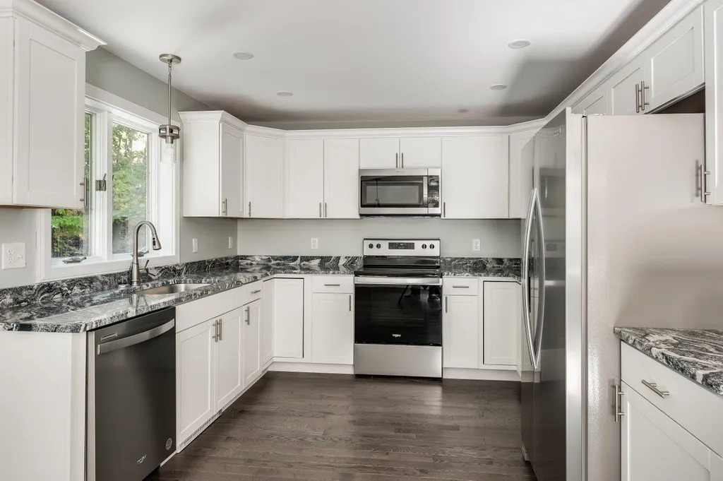17 Lilac Lane Kennebunk ME 04043