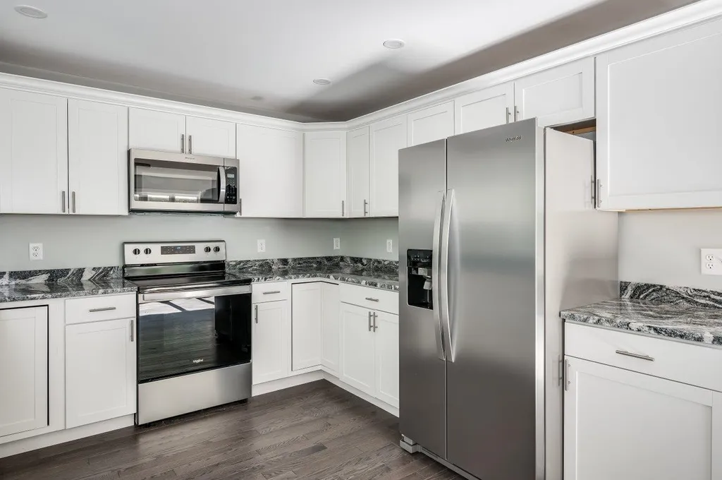 17 Lilac Lane Kennebunk ME 04043