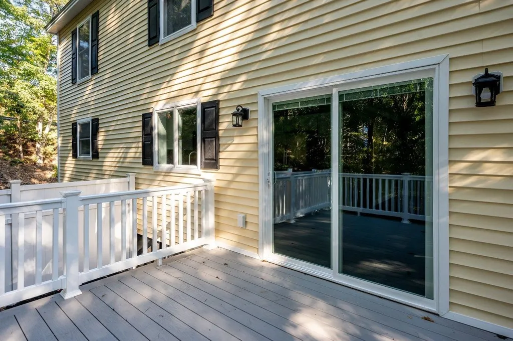 17 Lilac Lane Kennebunk ME 04043