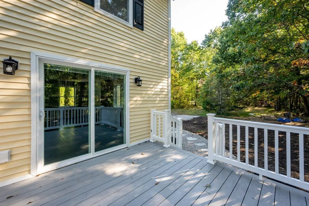 17 Lilac Lane Kennebunk ME 04043