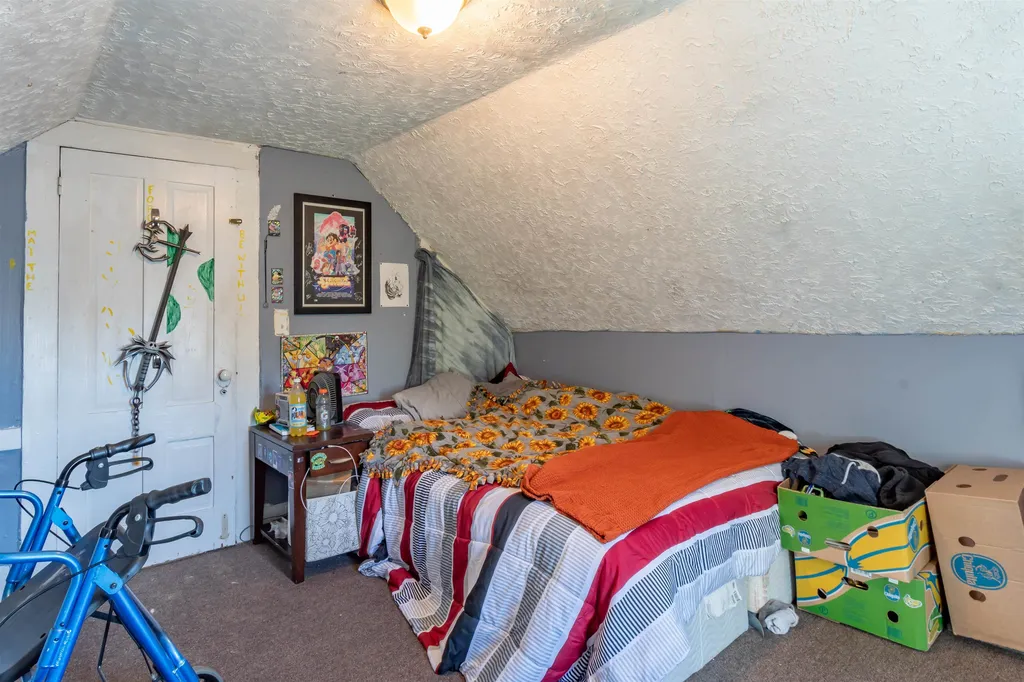 16 Hanover Street Nashua NH 03060
