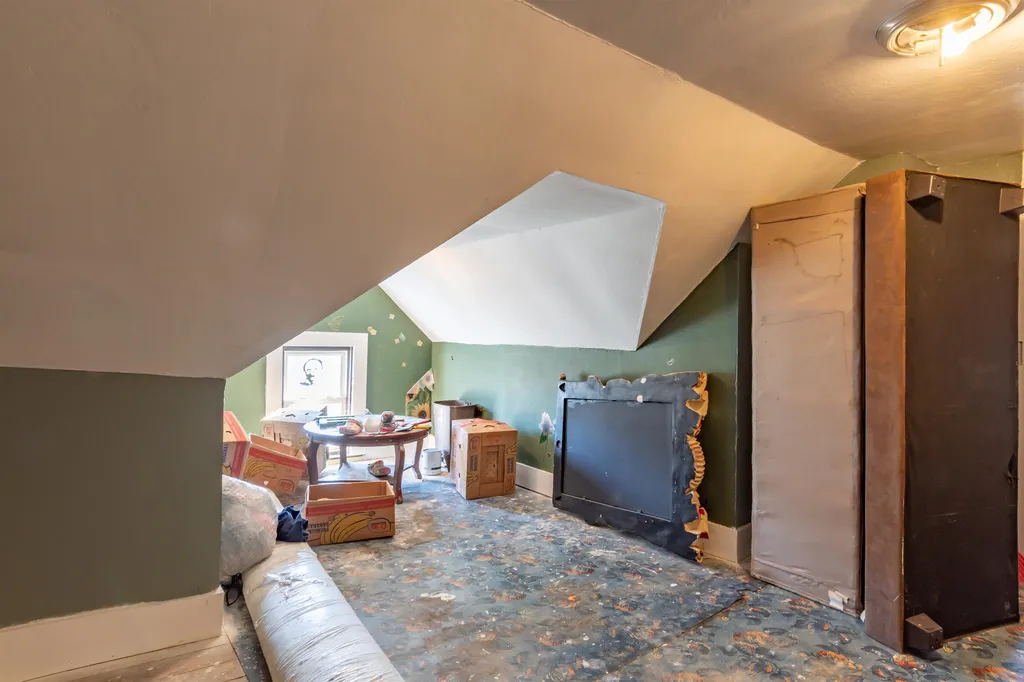 16 Hanover Street Nashua NH 03060