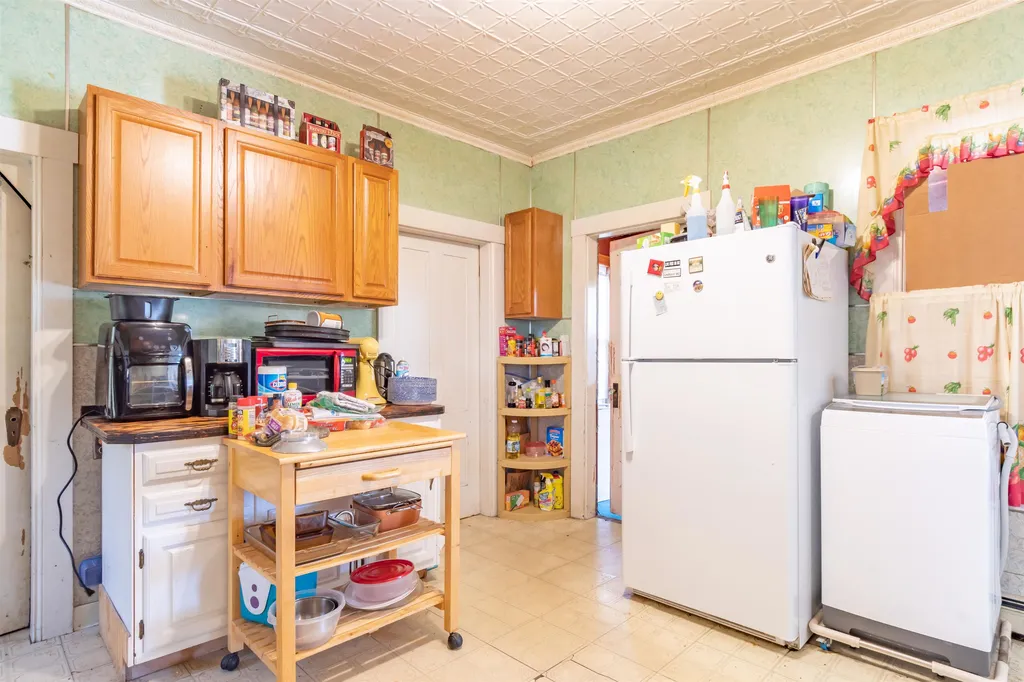 16 Hanover Street Nashua NH 03060