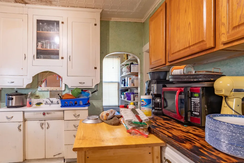 16 Hanover Street Nashua NH 03060