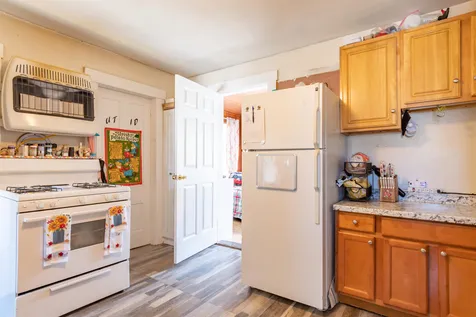16 Hanover Street Nashua NH 03060