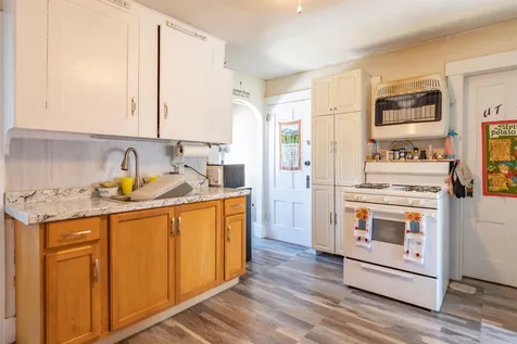 16 Hanover Street Nashua NH 03060