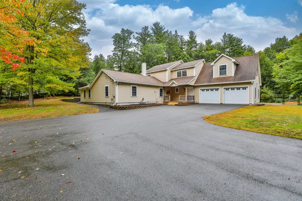 1128 West Hollis Street Nashua NH 03062