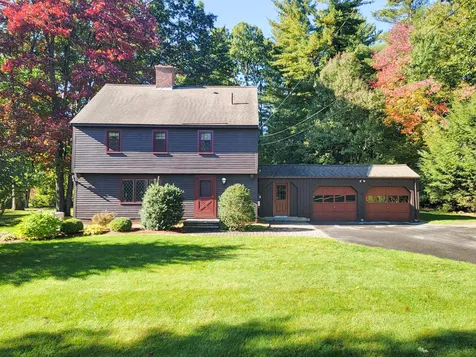 112 Searles Road Nashua NH 03062