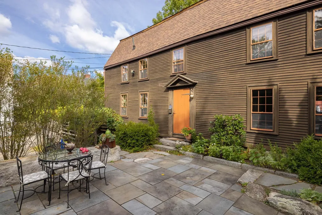 48 Manning Street Portsmouth NH 03801