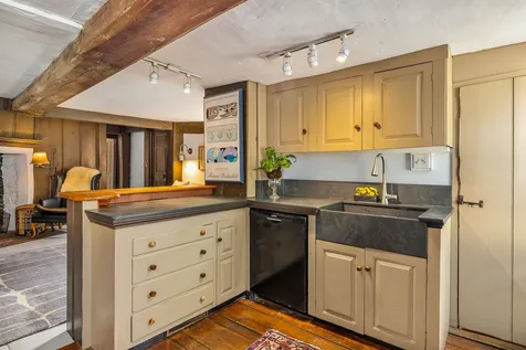 48 Manning Street Portsmouth NH 03801