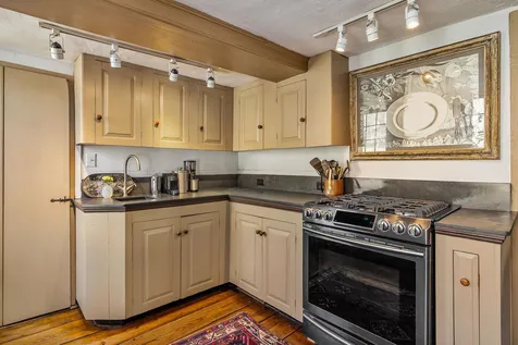 48 Manning Street Portsmouth NH 03801