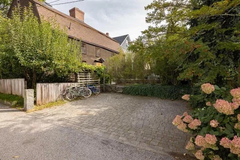 48 Manning Street Portsmouth NH 03801