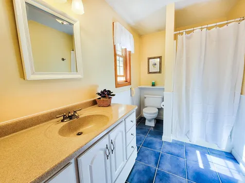 34 Thomas Lane Essex VT 05452