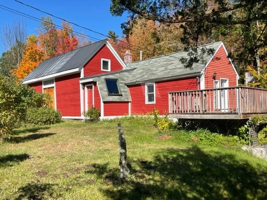 276 Dearborn Road Auburn NH 03032