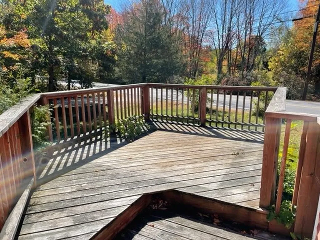 276 Dearborn Road Auburn NH 03032