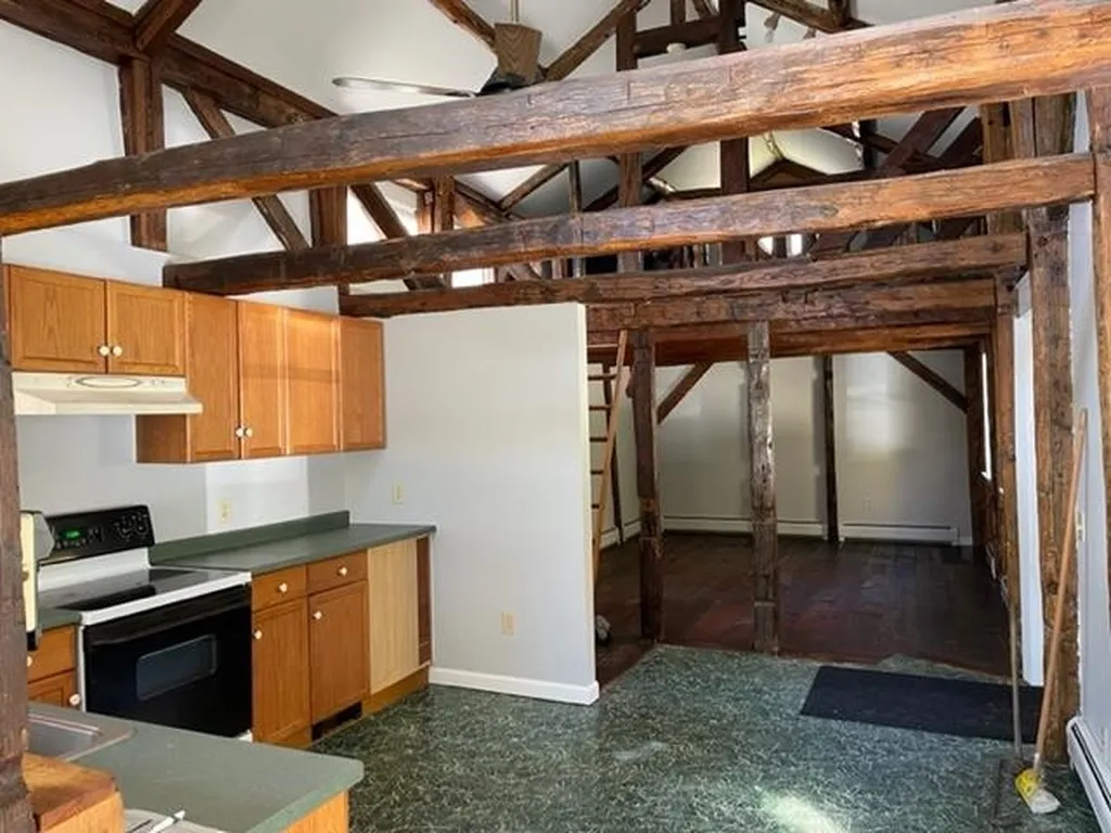 276 Dearborn Road Auburn NH 03032