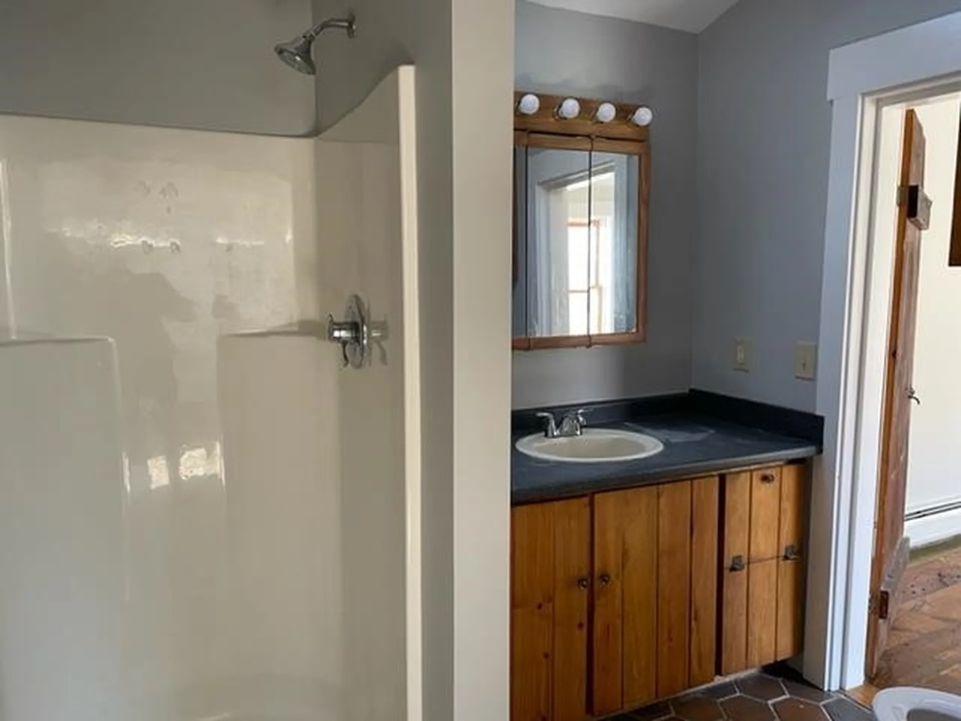 276 Dearborn Road Auburn NH 03032