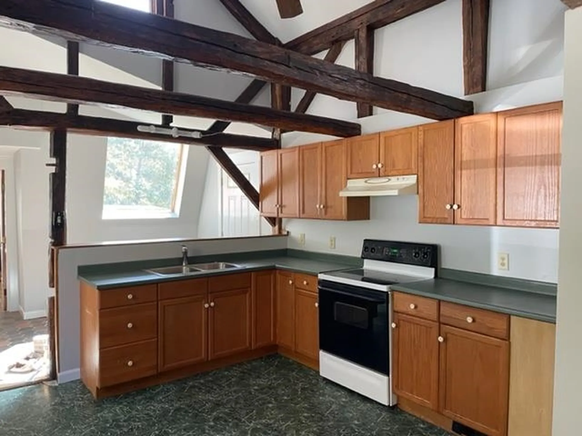 276 Dearborn Road Auburn NH 03032