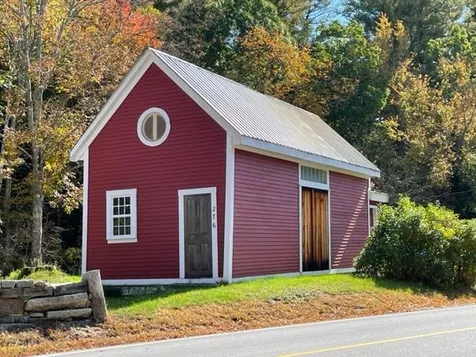 276 Dearborn Road Auburn NH 03032