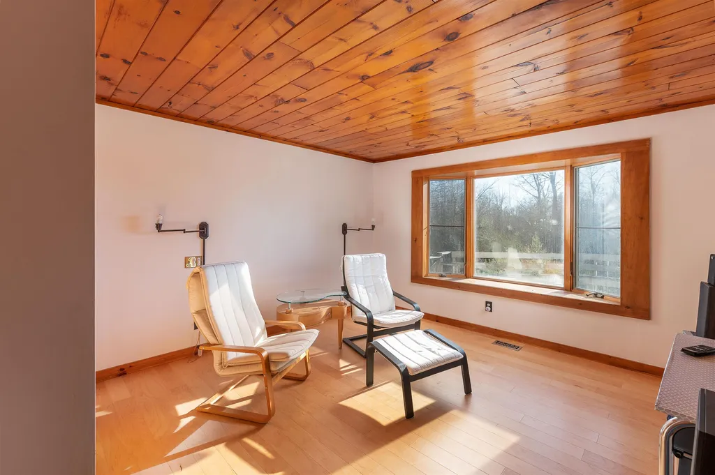 90 Champion Hill Road Effingham NH 03882