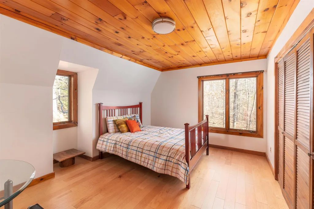 90 Champion Hill Road Effingham NH 03882