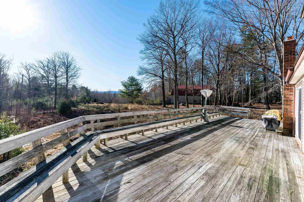 90 Champion Hill Road Effingham NH 03882