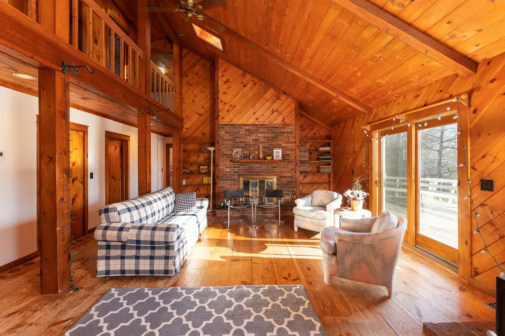 90 Champion Hill Road Effingham NH 03882