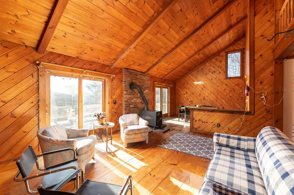 90 Champion Hill Road Effingham NH 03882