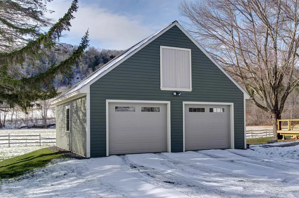 819 Pomfret Road Woodstock VT 05091
