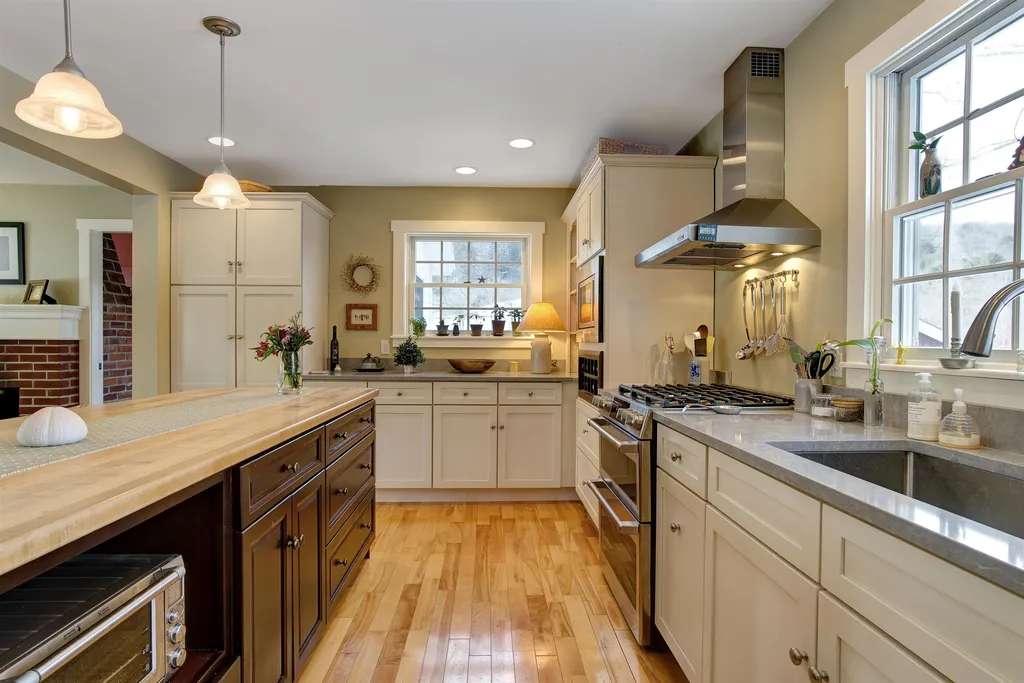 819 Pomfret Road Woodstock VT 05091